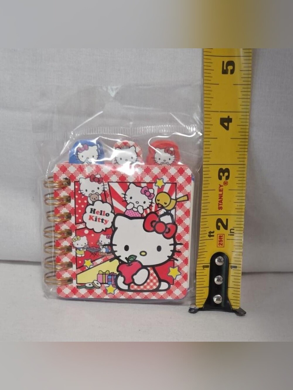 Hello Kitty tabbed mini notebook - Picture 3 of 5